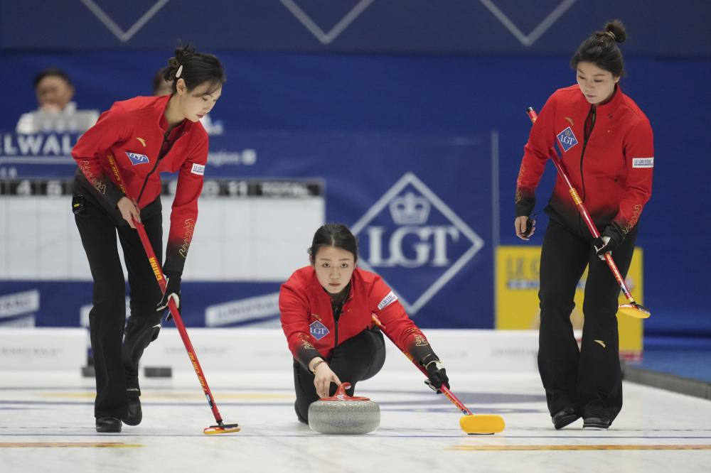 西班牙法院批准丹尼爾奧莫臨時註冊　最快周日可為巴塞上陣.