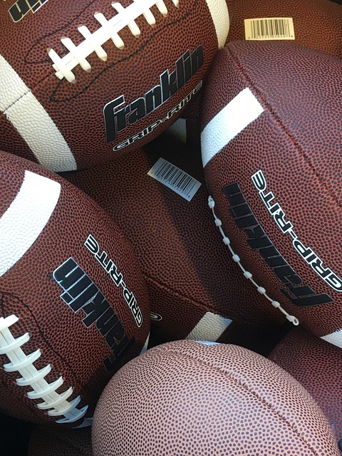 @贝林瓦尔迪“Fxxk off”骂裁判&裁判未在意 外网超200万点击.